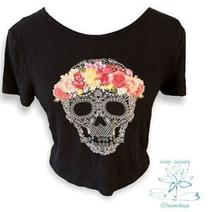 Disney Pirates of the Caribbean Cropped T-Shirt - Size Small